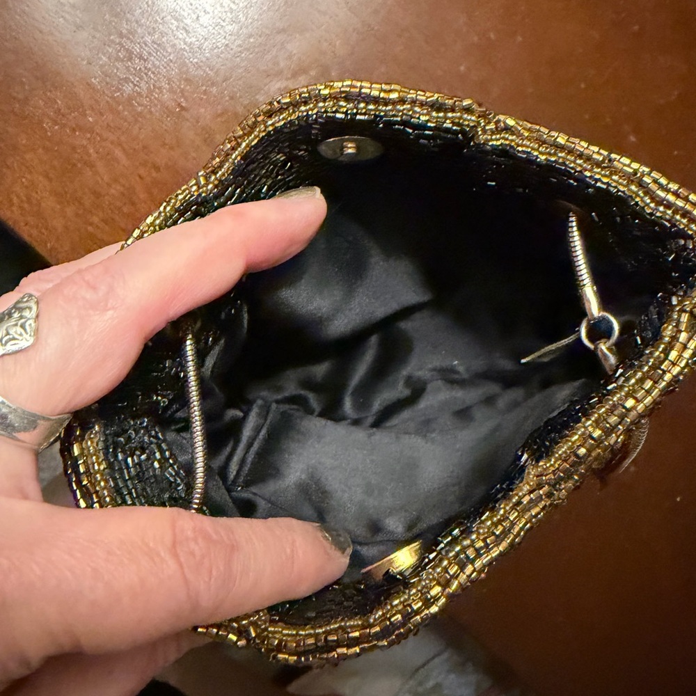 Vintage Walborg Small Glass-Beaded Evening Bag with Silver Chain - Picture 4 of 6